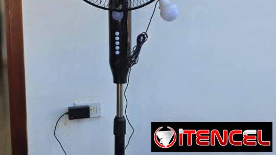 Ventilador recargable de pedestal Miramar