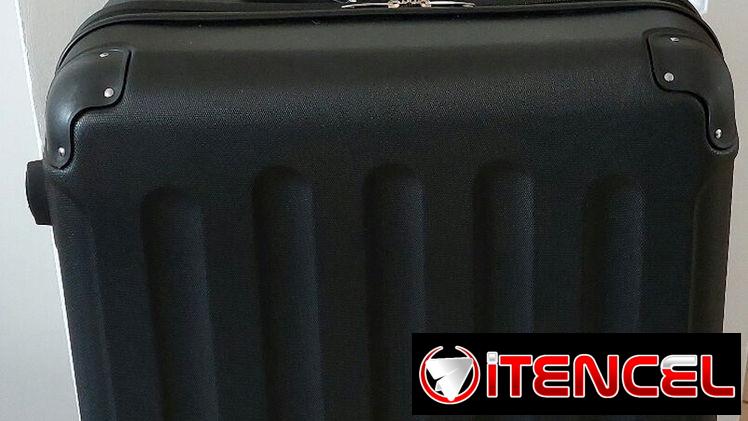 Maleta plastica nueva de 23/32kg. 5284 7652