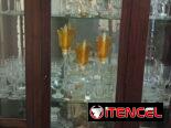 Vitrina Antigua,con juegos de copas