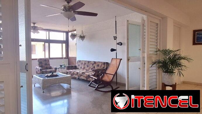 APARTAMENTO EN VENTA, EN MIRAMAR