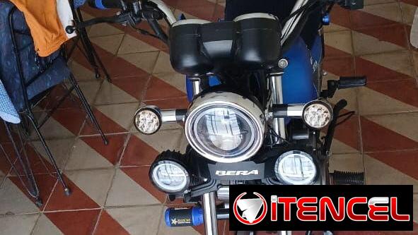 Moto Bera León, con certifico y chapa.