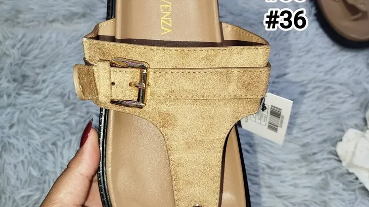 SANDALIAS 🌺😍 Corren grandes 👀 .  15 USd