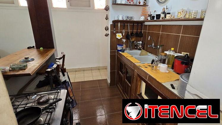 Casa (bajo de un biplanta) de 3/4 y 1/2 en Nuevo Vedado (NV-320)