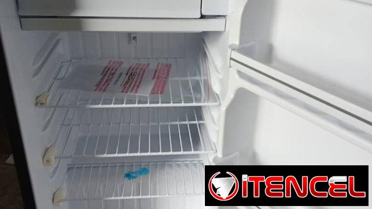 Minibar de 5 pies color negro