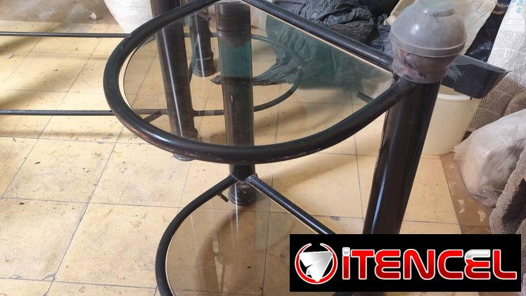 Mueble de televisor y mesitas de noche