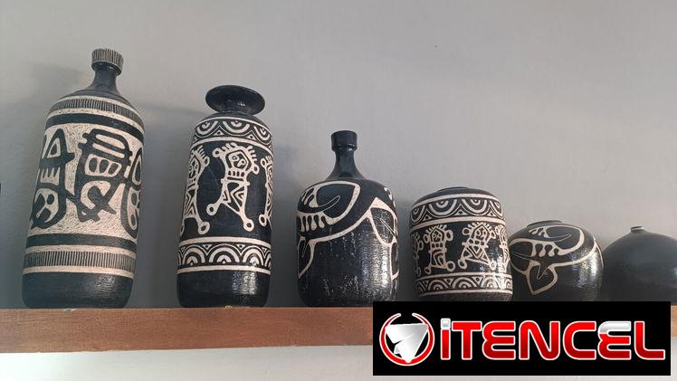 Conjunto de 5 jarrones de cerámica