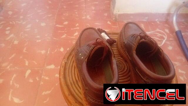 Zapatos deportivos de piel y forrados en piel. Todo cuero con suelas de goma españolas. (# 41-42) (8). Jaimanitas,playa.