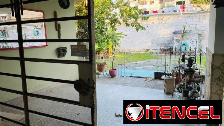 Se vende casa independiente en avenida Vento