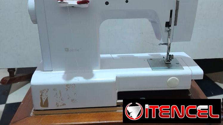 Vendo Máquina de coser eléctrica