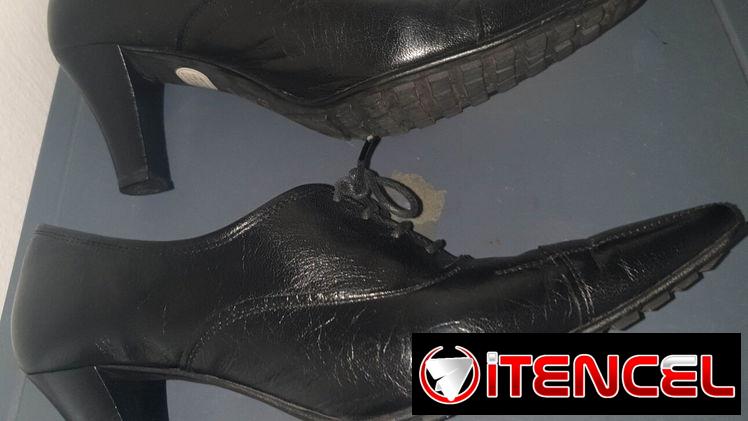 Zapatos Oxford negros de piel