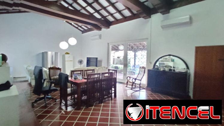 En venta casa en Siboney. Ubicada en una zona muy tranquila y segura !!!