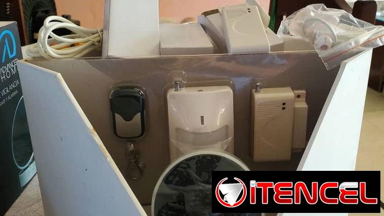 Cámara ip marca ADVANCED HOME con alarma