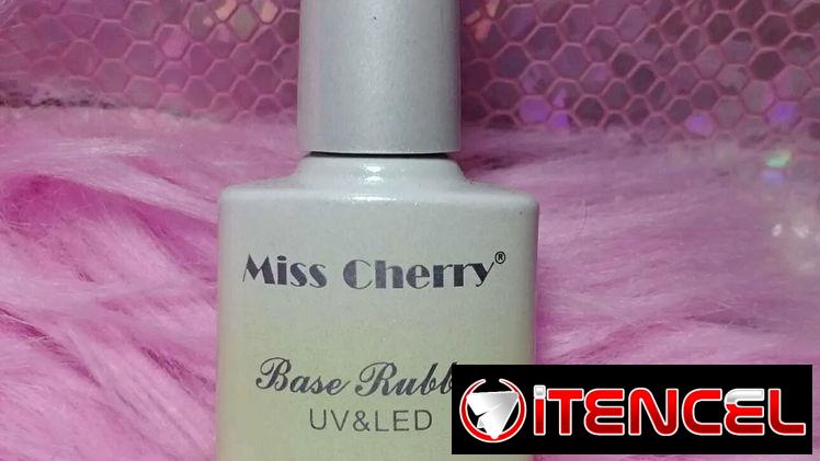 Productos de uñas y para el cabello.