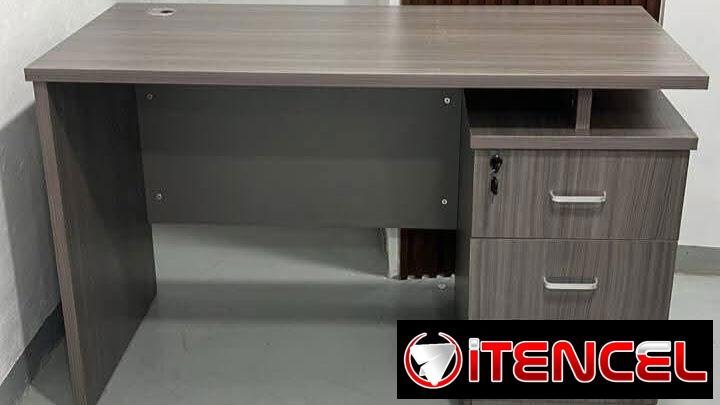 Buró / mesa de escritorio con llave  Transporte incluído