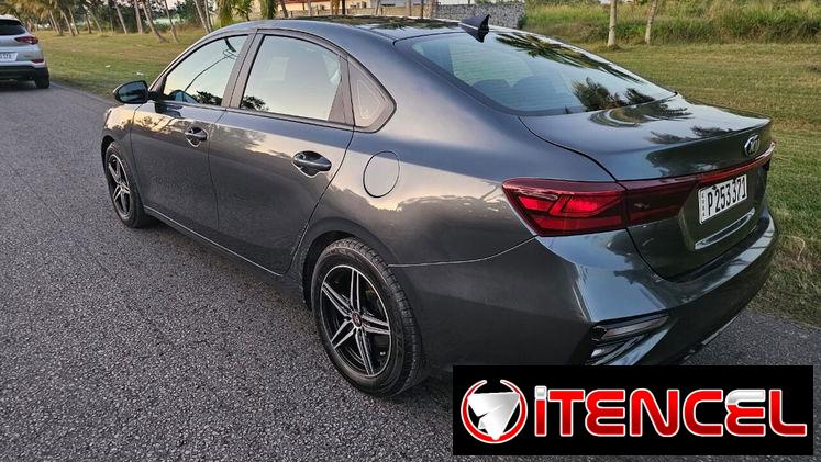 Vendo o negocio kia forte del 2020 con 46 mil millas