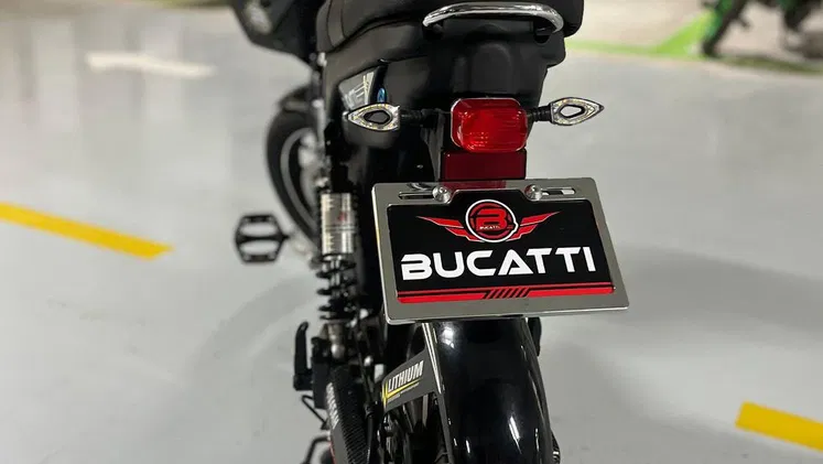 𝐁𝐈𝐂𝐈𝐌𝐎𝐓𝐎 BUCATTI ULTRA