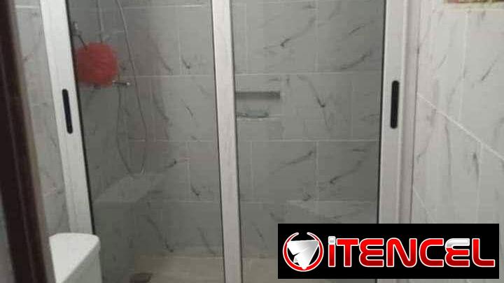Mamparas de baño en aluminio..trabajos por m²..170usd..precio o calidad..austed decide