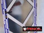 Marquetería de aluminio con cristales para interiores y exteriores