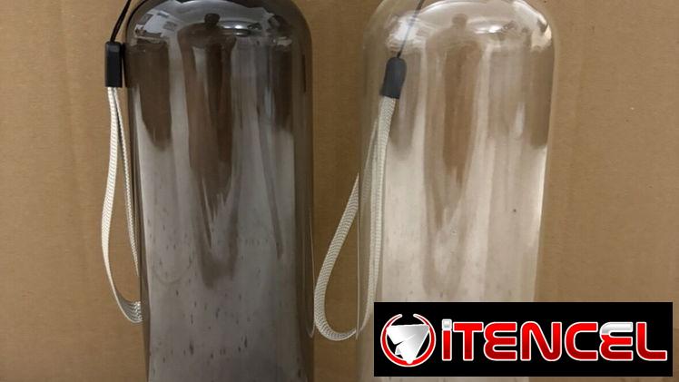 Termos plásticos de 600ml con enganches.