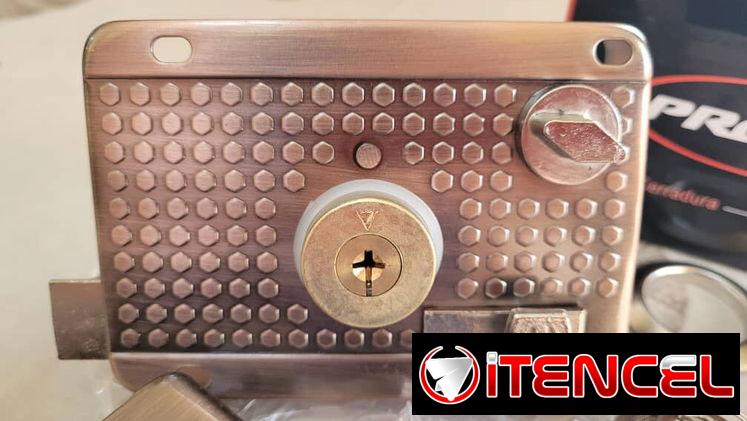 🔒Yale Anticopia,  cerradura con cilindro de Bronce y juego de 5 llaves de cuatro caras. Alta calidad y seguridad.
