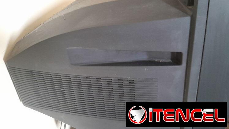 Vendo televisor de 27 pulgadas a colores TRC(culón) marca PANASONIC