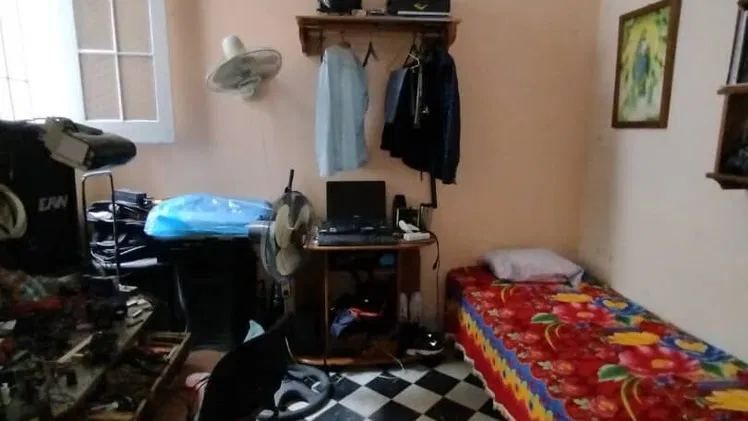 Apartamento frente calle en el vedado