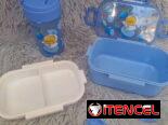 Lonchera con tapa y compartimentos, pomo, cuchara y tenedor
