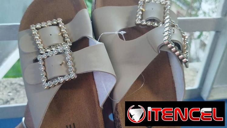Sandalias de mujer – prácticas de mujer . 8 Usd