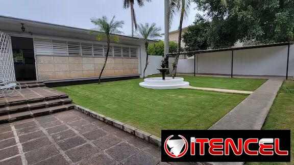 Alquiler de casa en Playa de dos habitaciones con piscina. Disponible para renta lineal