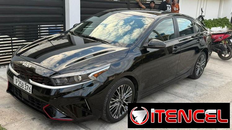 Vendo o negocio Kia forte 20 23 GT line 20,000 mil milla  carro muy muy bueno