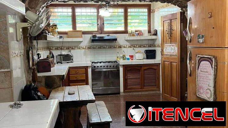 Altahabana Casa Independiente con garaje y 5 cuartos