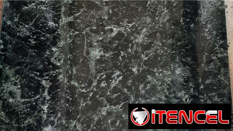 Mármol verde 77 x  53 x 2.3cm