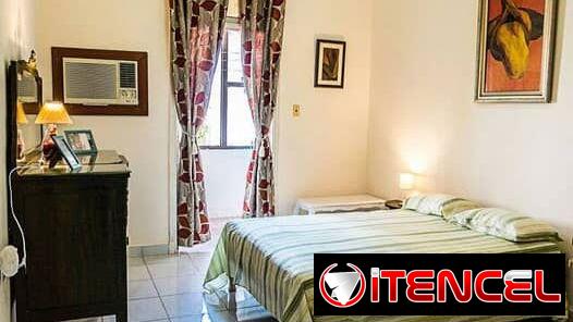 🏡Cod.Z Alquiler  en el  Vedado – 2 habitaciones + baño + balcón