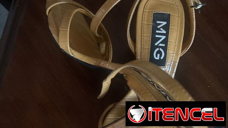 Sandalias marca Mango