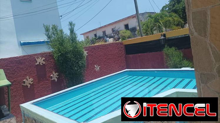 GUANABO. Se alquila  de 3 dormitorios en la playa de guanabo con piscina a dos cuadras de la playa de Guanabo.54026428