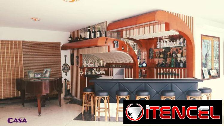 Casa de lujo con piscina grande en renta,  Reparto Siboney,  La Habana Cuba +53 52463651 WhatsAp ,O