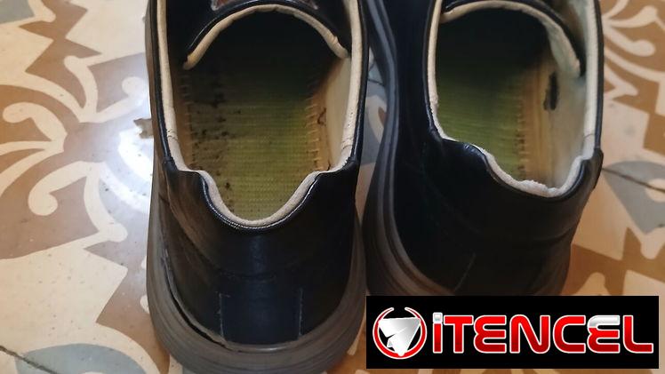 Zapatos negros de vestir de poco uso