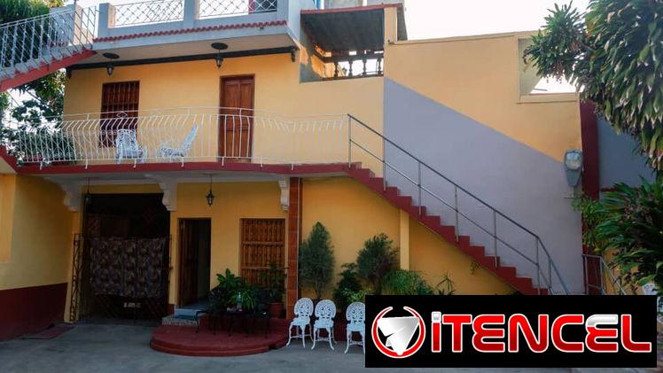 ¡Descubre el encanto colonial de Trinidad en el Hostal Tuto y Cari!
