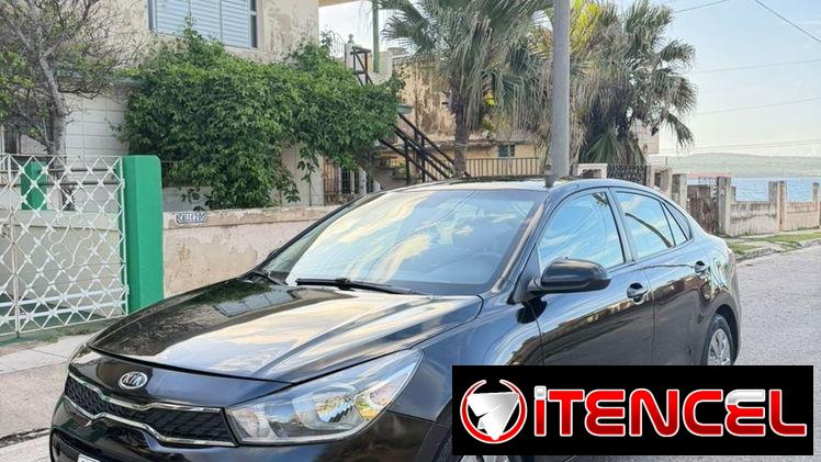 Vendo con negocio kia Río 2019 con 80,000 millas