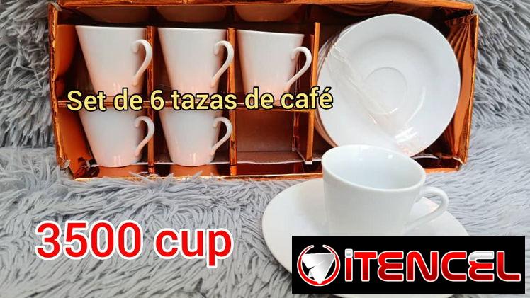 Set de tazas de café con platos