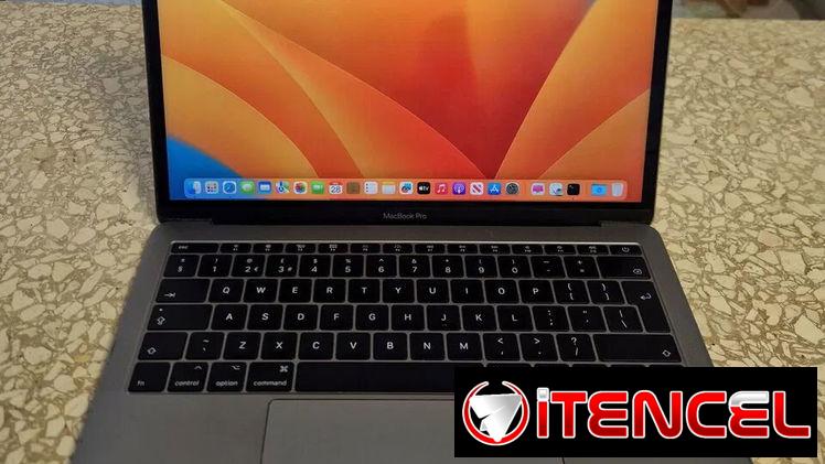 MacBook Pro/13,3 Retina/8GB DDR4/128GB SSD