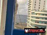 Se renta apto independiente de dos habitaciones en centro habana por la calle galeano.54026428