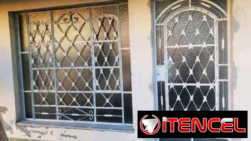 Puertas y ventanas de cristal con marcos de acero y cristales incluidos