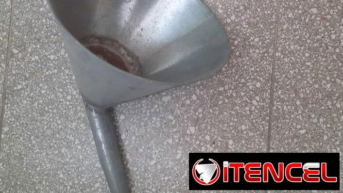Embudo metálico inoxidable
