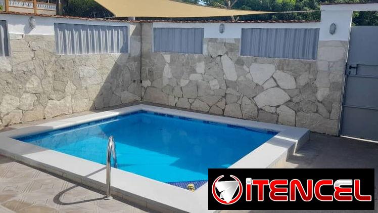 SE alquila CASA CON PISCINA A 4 CUADRAs DE LA PLAYA DE BOCA CIEGA.58858577