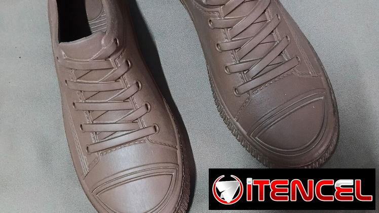 Zapatos de mujer y hambre