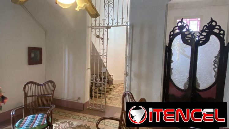 Bella casa de 8 cuartos en Santos Suárez