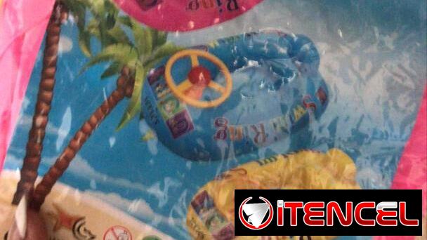 Salvavidas con asiento y timon con pito para niños