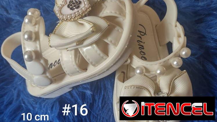 Sandalias para las princesas de la casa
