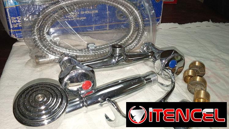 Se vende mezcladora para ducha de acero inoxidable nueva en su caja.